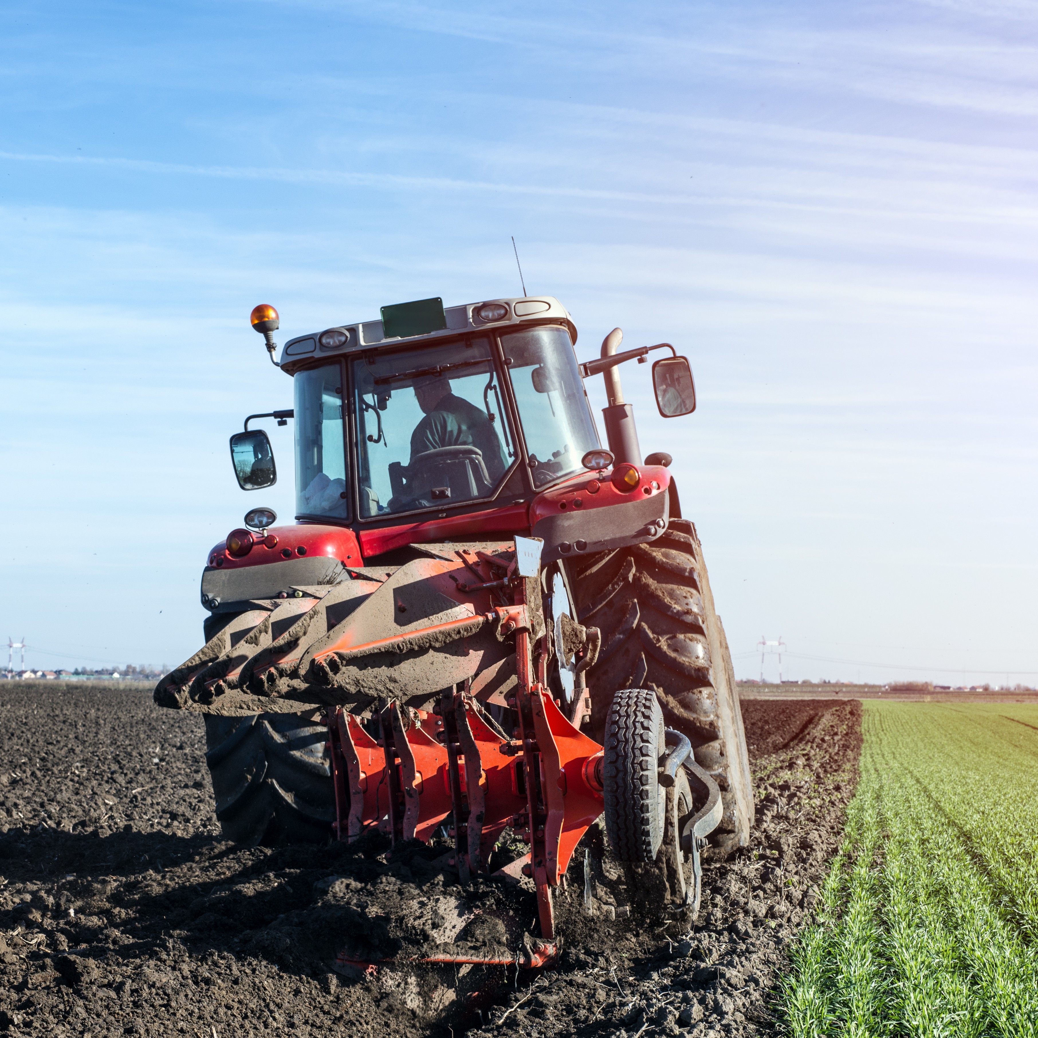 tractor agricultural machine cultivating field2
